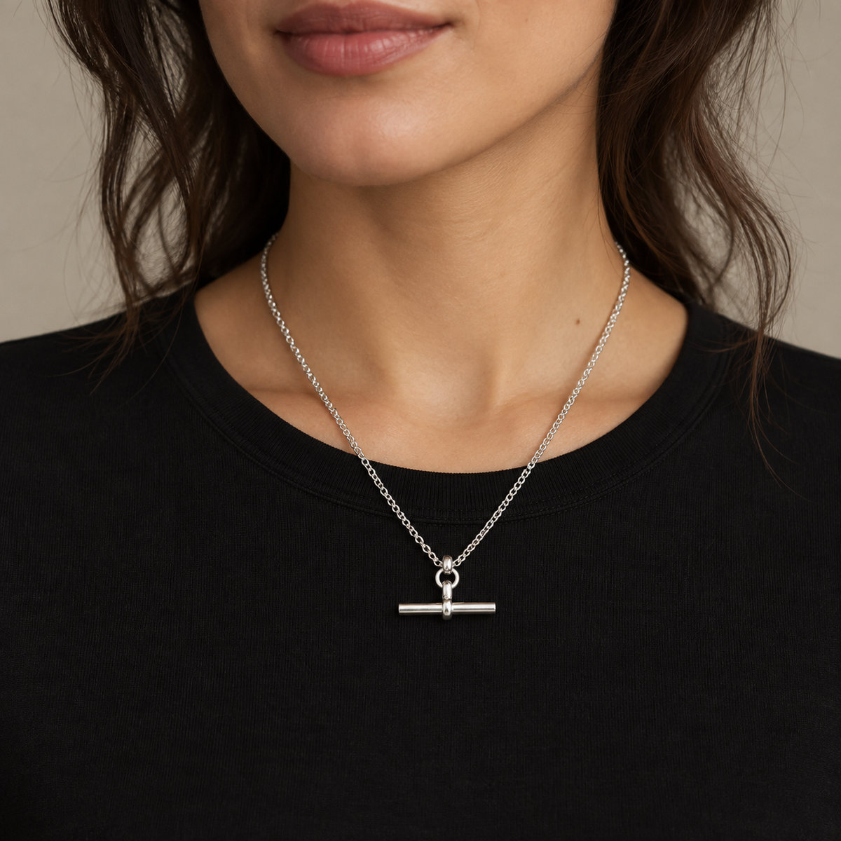 Model wearing the Silver T-Bar Chain over a black t-shirt