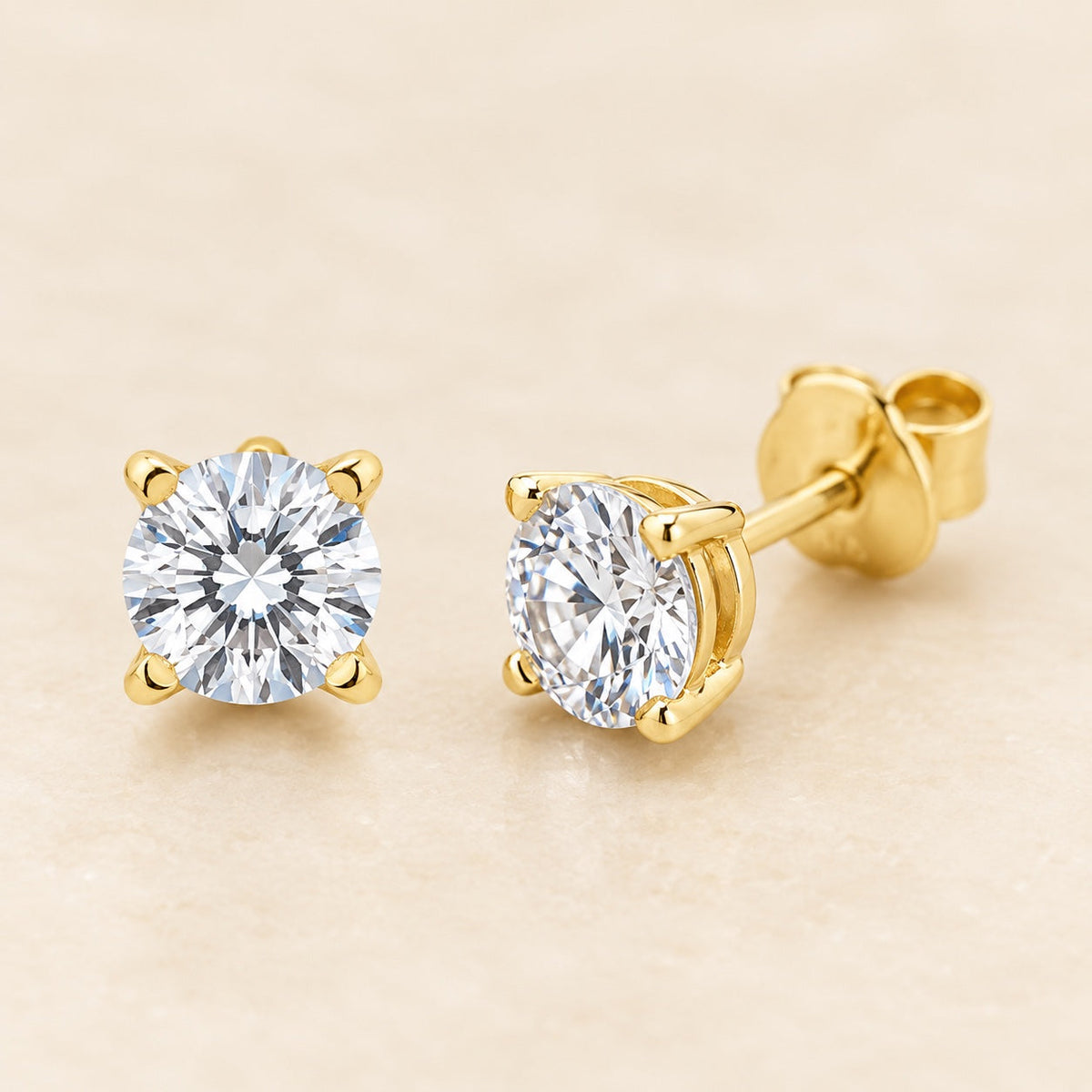 Solitaire Stud Earrings detail