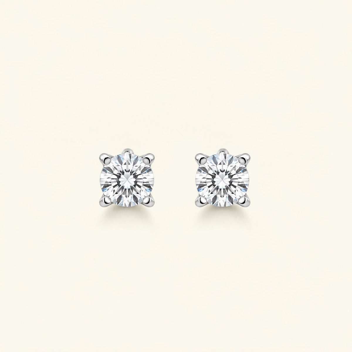 Solitaire Stud Earrings in silver